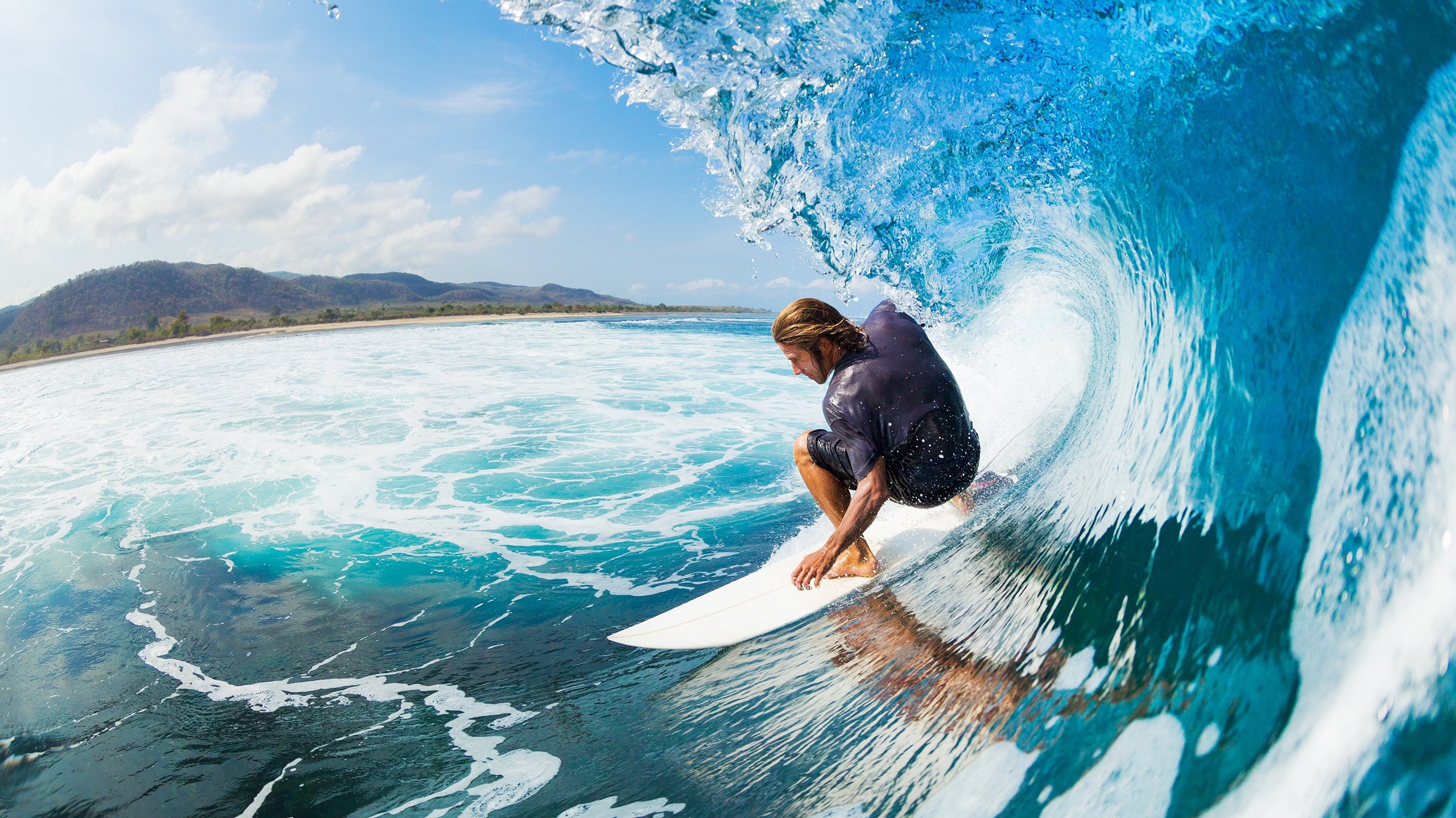 _穿越沙丘的多地越野赛：勇士的荒野之旅_，越野车穿越沙漠视频