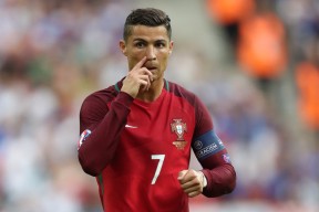 开云体育官方网站登陆-_奇才凭借防守反击，惊险过关_，奇才战况