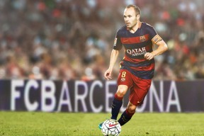 精彩足球对决中球员技术娴熟，表现神勇，足球对决图片