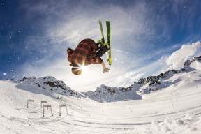 开云体育登入-【逆转精彩】体育史上最令人震惊的比赛战术瞬间集锦，体育逆转时刻